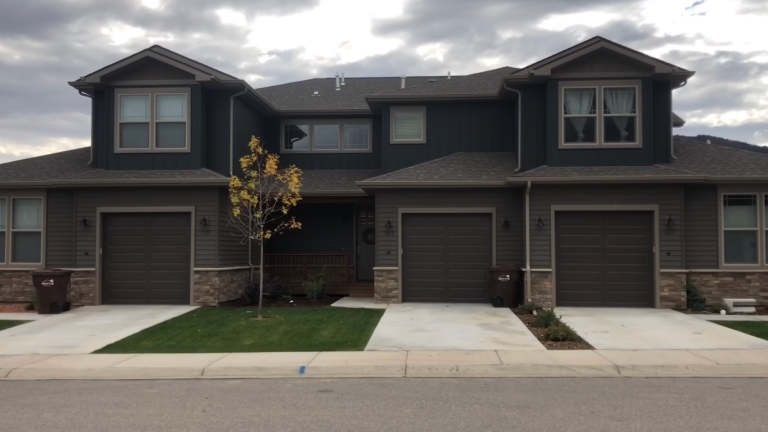 Multi-Unit Siding Project — Grand Valley